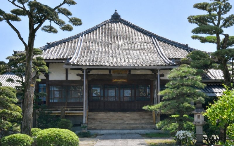 本堂正面